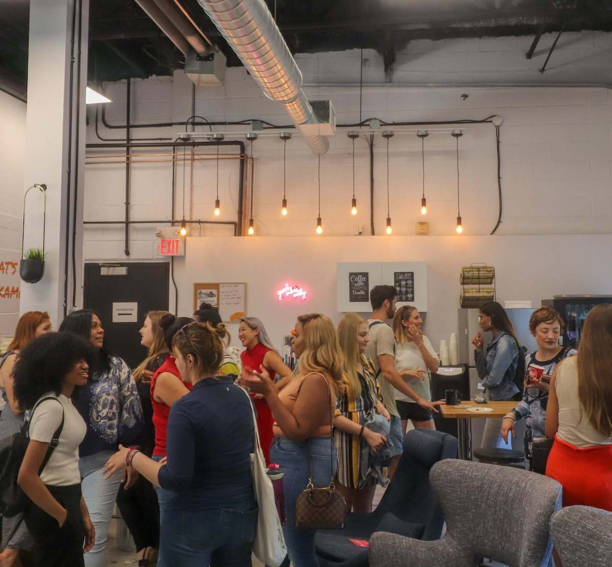 Women Who Freelance is a growing community of women freelancers and entrepreneurs in Canada, gathering together to network, collaborate, and thrive.